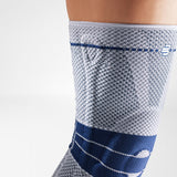 Bauerfeind GenuTrain Kniebrace - titaan